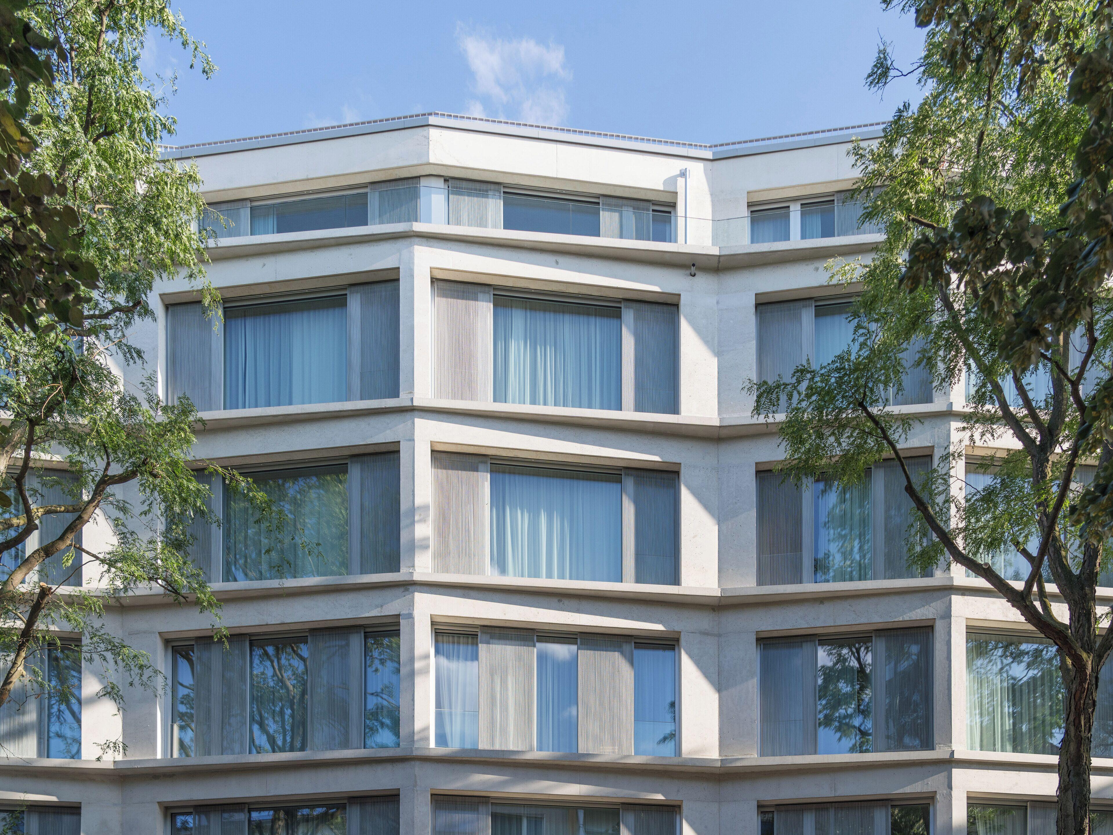 Carlotta Apartments — Photos 2